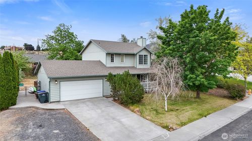 1529 S James Ave, Moses Lake, WA, 98837-2151 | Card Image
