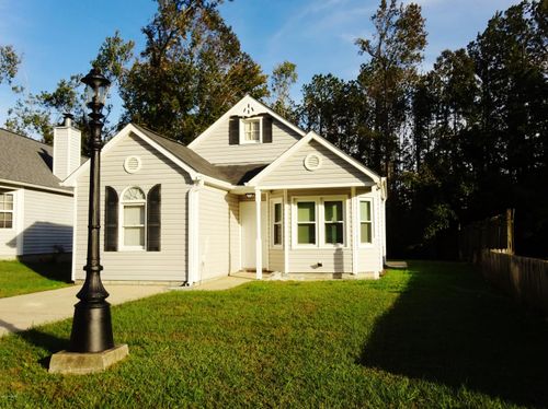 122 Basswood Ct, Jacksonville, NC, 28546-4527 | Card Image