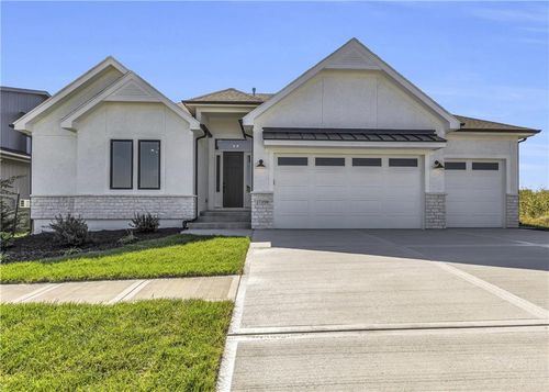 16922 S Illusion St, Olathe, KS, 66062-6623 | Card Image