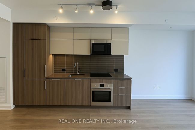 215 - 21 Park St E, Condo with 2 bedrooms, 2 bathrooms and null parking in Mississauga ON | Image 18