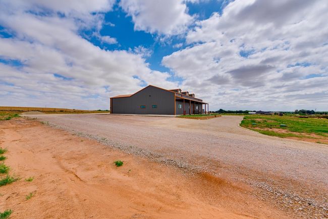 10408 E Midway Rd, House other with 4 bedrooms, 3 bathrooms and 4 parking in Big Spring TX | Image 44