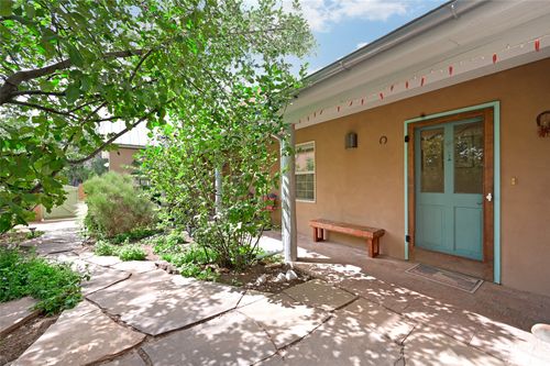 933 Nicole Pl, Santa Fe, NM, 87505-0705 | Card Image