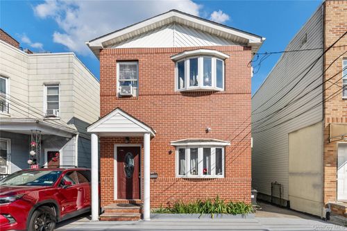 8714 56th Avenue, New York, NY, 11373 | Card Image