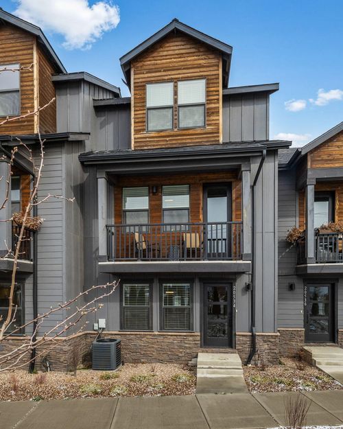 20534 Empire Ave, Bend, OR, 97701-5700 | Card Image