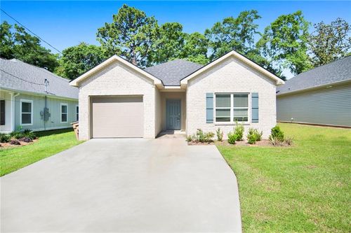 1058 Pinemont Dr, Mobile, AL, 36609-3040 | Card Image