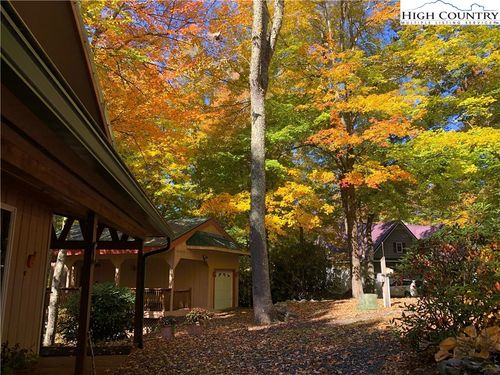 72 Robin Cir, Newland, NC, 28657-8465 | Card Image