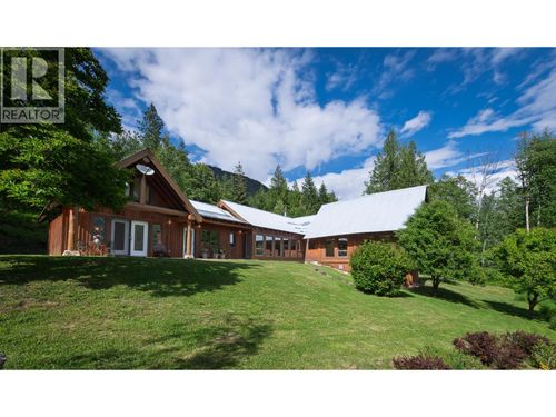 16749 Crawford Creek Rd, Crawford Bay, BC, V0B1E0 | Card Image
