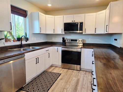 108 E 9th Ave, Twin Bridges, MT, 59754-8542 | Card Image