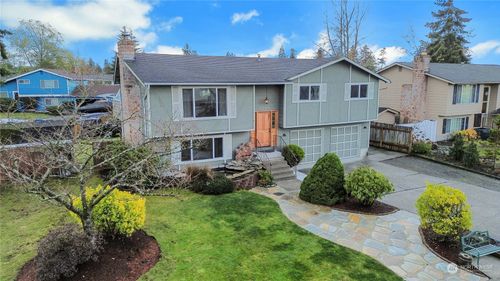 1327 S 275th Place, Des Moines, WA, 98198 | Card Image