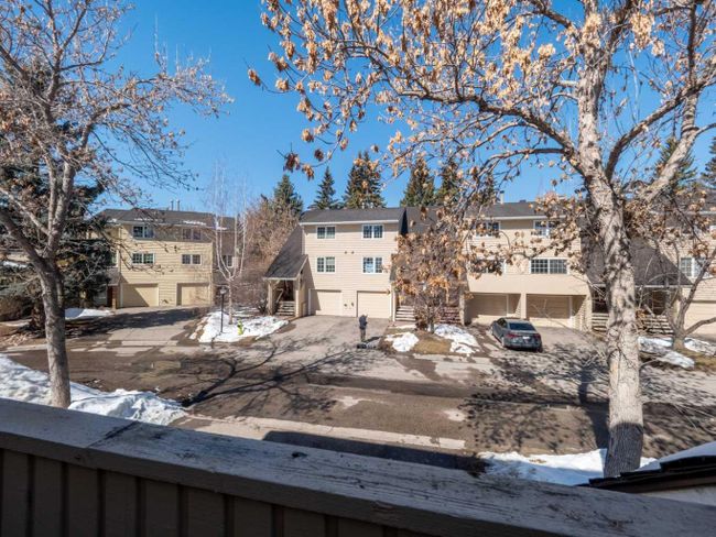 393 Point Mckay Gardens Nw, Home with 3 bedrooms, 2 bathrooms and 2 parking in Calgary AB | Image 10