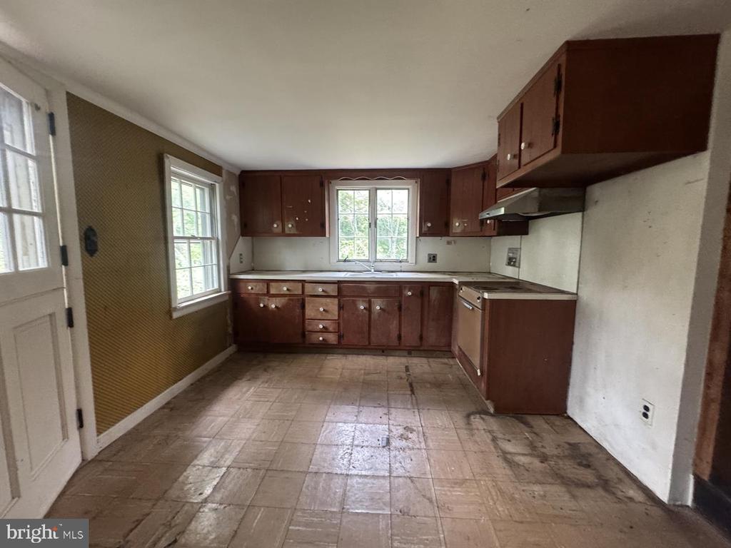 Residential in YARDLEY 5