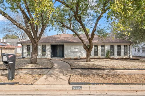2105 Inverness Dr, Arlington, TX, 76012-2234 | Card Image