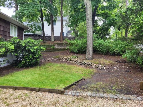 31 Apricot Rd, Rocky Point, NY, 11778-9533 | Card Image