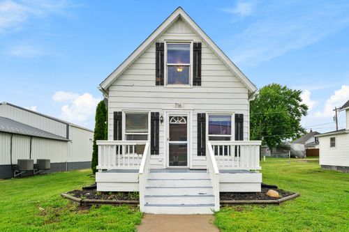 716 10th St, De Witt, IA, 52742-1339 | Card Image