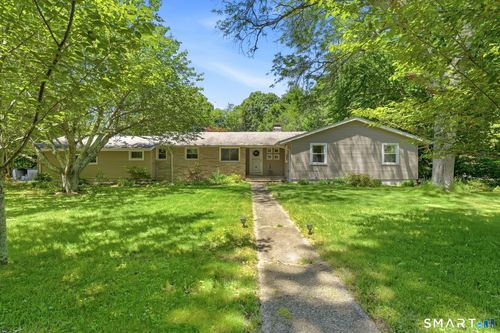 35 Woodridge Cir, Gales Ferry, CT, 06335-1137 | Card Image