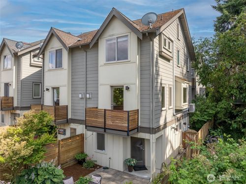 3926 S Brandon St, Seattle, WA, 98118 | Card Image