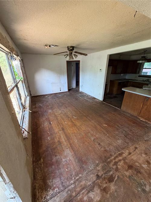 2404 Sw 51st St, Oklahoma City, OK, 73119-4830 | Card Image