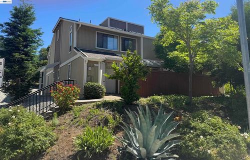 104 Mission Dr, Pleasanton, CA, 94566-7678 | Card Image