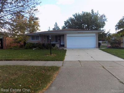 2704 Berkshire Drive, Home with 3 bedrooms, 1 bathrooms and null parking in Troy MI | Image 2