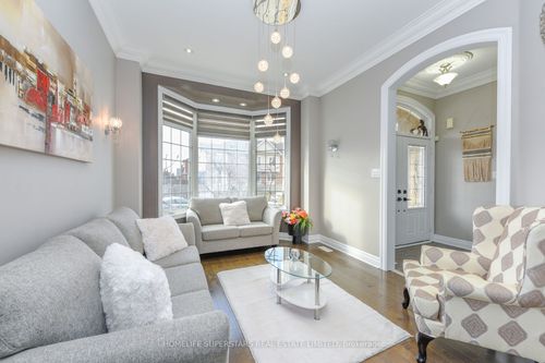 8 Bainsville Cir, Brampton, ON, L6P3A5 | Card Image