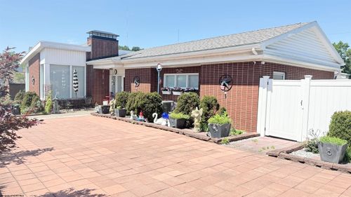 414 E Main St, Clarksburg, WV, 26301-3118 | Card Image