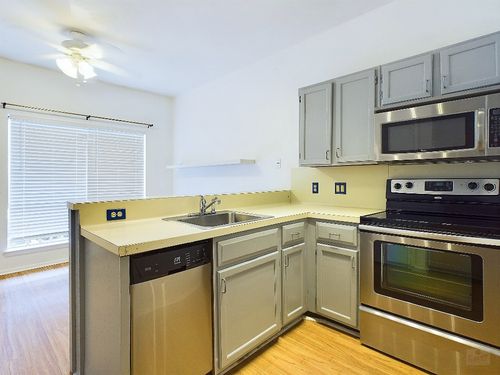 apt-204-2210 Pearl St, Austin, TX, 78705-5030 | Card Image