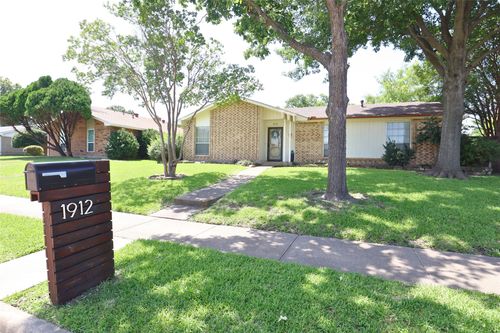 1912 E Spring Valley Rd, Richardson, TX, 75081-5464 | Card Image