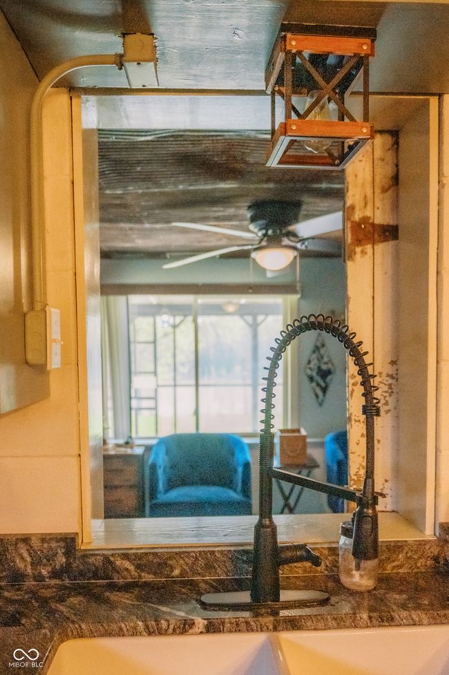 interior space | Image 15