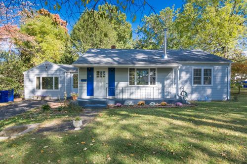 19 Moorland St, Amherst, MA, 01002-1307 | Card Image