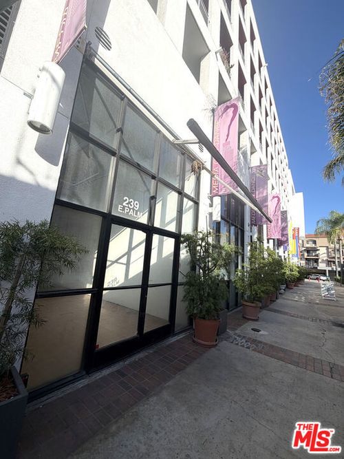 239 E Palm Avenue, Burbank, CA, 91502 | Card Image