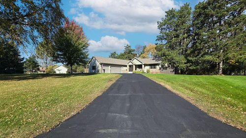 435 147th Ln Ne, Ham Lake, MN, 55304-6055 | Card Image