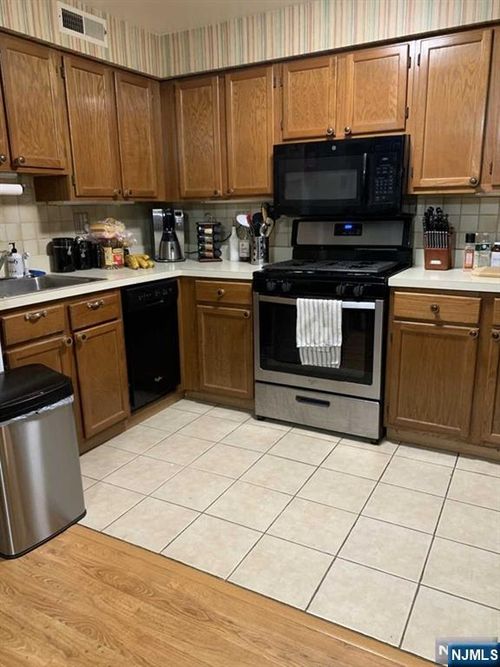 825 Riverside Ave, Lyndhurst, NJ, 07071-3057 | Card Image