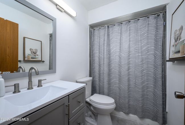 APT-5 - 40 W 13 Th St, Condo with 3 bedrooms, 2 bathrooms and null parking in Bayonne NJ | Image 12