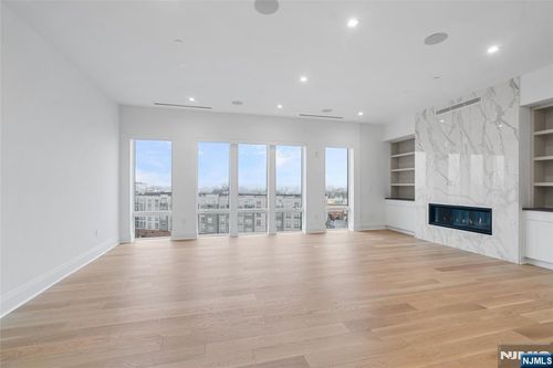 620 Bloomfield Ave, Bloomfield, NJ, 07003-4530 | Card Image