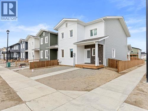 212 Witch Hazel Dr, Whitehorse, YT, Y1A0T6 | Card Image