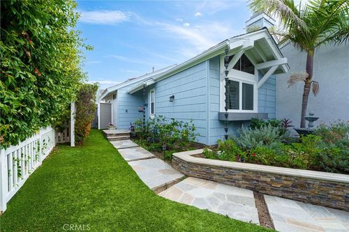 20 Wintermist, Irvine, CA, 92614-7500 | Card Image