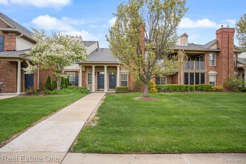 3544 Oakmonte Blvd, Rochester, MI, 48306-4790 | Card Image