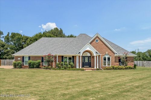 2950 Dickens Place Dr, Southaven, MS, 38671-8578 | Card Image