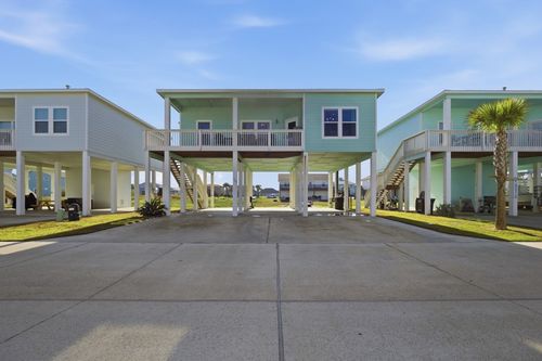 127 Paradise Dr, Rockport, TX, 78382-2023 | Card Image