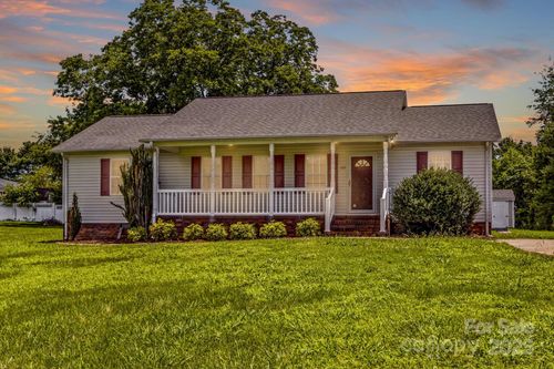 189 Lochshire Ln, Woodleaf, NC, 27054-9489 | Card Image
