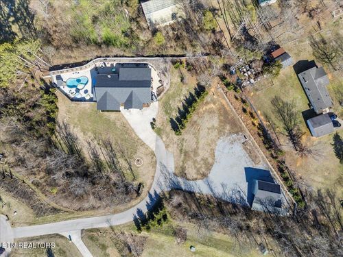 845 Quietlands Dr, Maryville, TN, 37801-2543 | Card Image