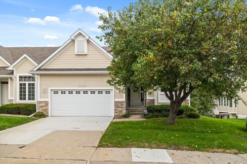 12323 Madison Avenue, Urbandale, IA, 50323 | Card Image