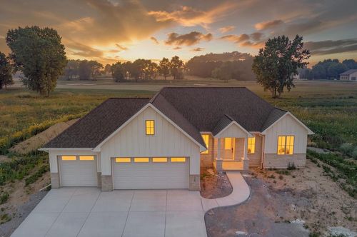 728 Royal St Pats Drive, WRIGHTSTOWN, WI, 54180 | Card Image
