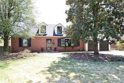 4 Girard Dr, Saint Louis, MO, 63119-4801 | Card Image