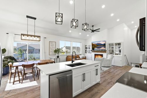 364 E 300 N, Richmond, UT, 84333-1755 | Card Image