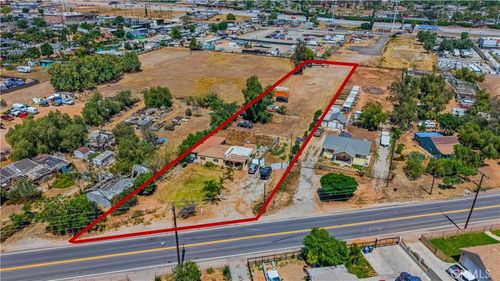 7081 Valley Way, Jurupa Valley, CA, 92509-1448 | Card Image