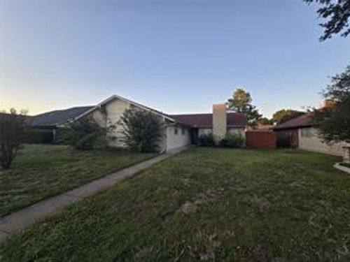 1813 Eastfield Dr, Richardson, TX, 75081-5433 | Card Image