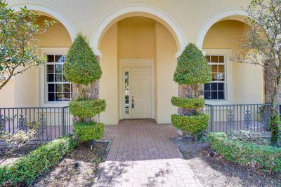 10042 Sw Canossa Way, Townhouse with 3 bedrooms, 2 bathrooms and null parking in Port St Lucie FL | Image 3