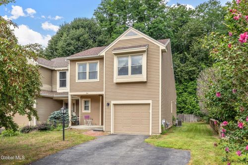 214 Walnut Ln, Slingerlands, NY, 12159-9518 | Card Image