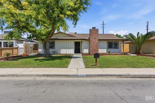 4208 Starling Dr, Bakersfield, CA, 93309-4934 | Card Image